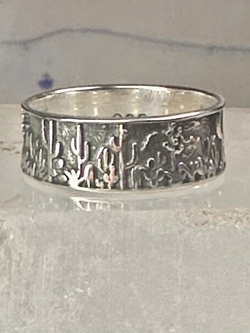 CACTUS RING CACTI SOUTHWEST BAND SIZE 7 STERLING SILVER WOMEN MEN: CACTUS RING CACTI SOUTHWEST BAND SIZE 7 STERLING SILVER WOMEN MEN Cactus Ring Cacti southwest band size 7 sterling silver women men Size 7 Weight. 3.1g Width. 1/4"