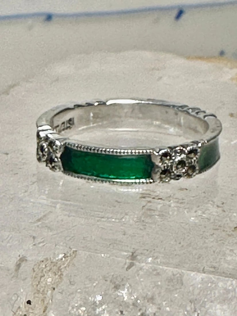 JUDITH JACK RING WEDDING GREEN ENAMEL BAND MARCASITES STACKER SIZE 8 STERLING SI: JUDITH JACK RING WEDDING GREEN ENAMEL BAND MARCASITES STACKER SIZE 8 STERLING SI Judith Jack ring Wedding green enamel band marcasites stacker size 8 sterling silver women Size 8 Weight 3.5g Width 1/8