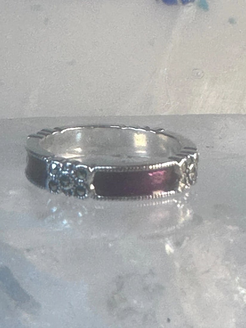 VINTAGE JUDITH JACK RING FLOWER MARCASITE PURPLE BAND SIZE 6 STERLING SILVER WOM: VINTAGE JUDITH JACK RING FLOWER MARCASITE PURPLE BAND SIZE 6 STERLING SILVER WOM Vintage Judith Jack ring flower marcasite Purple band size 6 sterling silver women Size 6 Weight 3.8g Width 5/32"