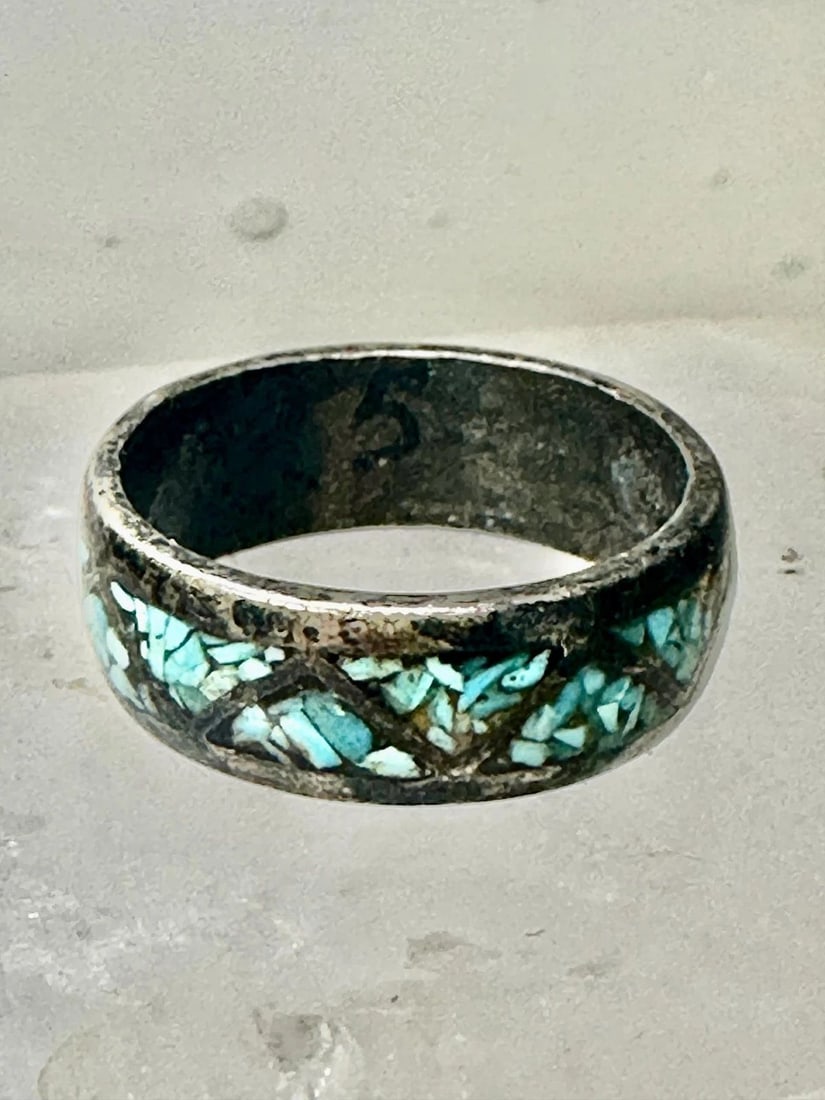 ZUNI RING TURQUOISE CHIPS BAND WEDDING SIZE 7.25 STERLING SILVER WOMEN MEN: ZUNI RING TURQUOISE CHIPS BAND WEDDING SIZE 7.25 STERLING SILVER WOMEN MEN Zuni ring turquoise chips band wedding size 7.25 sterling silver women men If one wants the ring polished just send me a mess