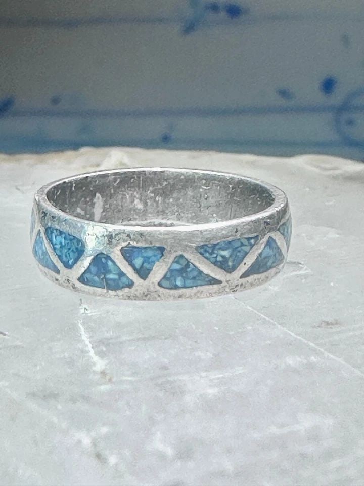 ZUNI RING WEDDING BAND TURQUOISE SIZE 6 STERLING SILVER WOMEN MEN: ZUNI RING WEDDING BAND TURQUOISE SIZE 6 STERLING SILVER WOMEN MEN Zuni ring wedding band turquoise size 6 sterling silver women men Size 6 Weight. 2.3g Width. 3/16"