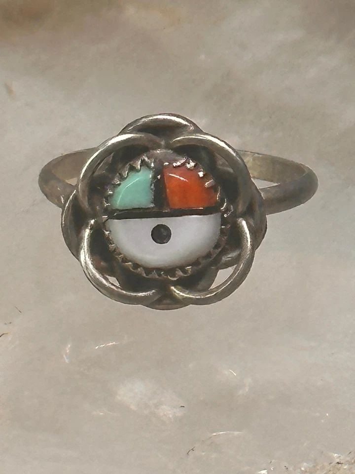 ZUNI RING SUN FLORAL TURQUOISE CORAL MOP SIZE 3.25 STERLING SILVER WOMEN CHILDRE: ZUNI RING SUN FLORAL TURQUOISE CORAL MOP SIZE 3.25 STERLING SILVER WOMEN CHILDRE Zuni ring sun floral turquoise coral mop size 3.25 sterling silver women children girls Size 3.25 Weight 1.3g Width 15/