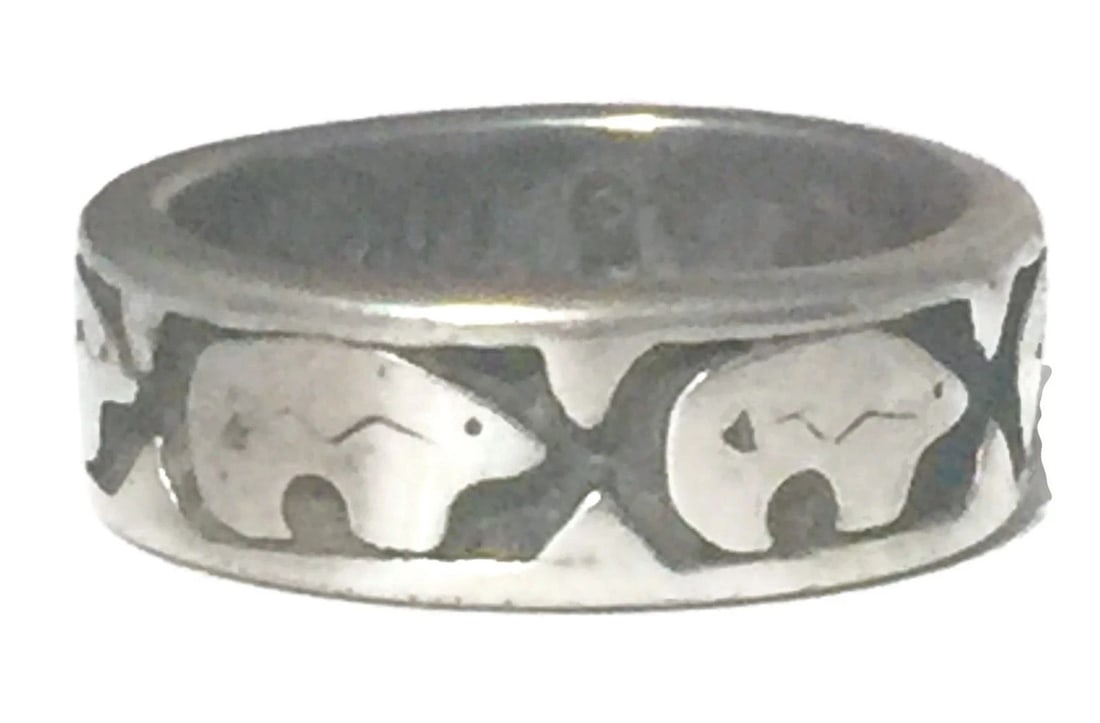 VINTAGE CALIFORNIA BEAR TRIBAL SOUTHWEST RING BAND BOY GIRL WOMEN SIZE 4.75: VINTAGE CALIFORNIA BEAR TRIBAL SOUTHWEST RING BAND BOY GIRL WOMEN SIZE 4.75 Vintage California Bear Tribal Southwest Ring Small Adult Children Pinky Ring Some wear due to age... mainly visible on one 