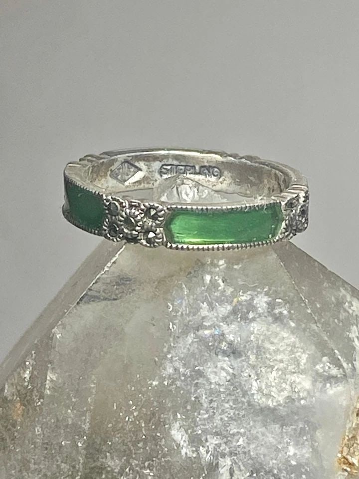 JUDITH JACK RING SIZE 7.75 MARCASITES GREEN STACKER BAND STERLING SILVER WOMEN: JUDITH JACK RING SIZE 7.75 MARCASITES GREEN STACKER BAND STERLING SILVER WOMEN Judith Jack ring marcasites green stacker band sterling silver women Size 7.75 Between a size 7.75 and a size 8 Weight 3.