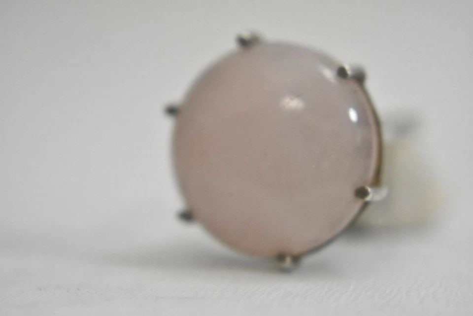ROSE QUARTZ RING ROUND GEMSTONE LIGHT PINK STERLING SILVER WOMEN SIZE 8.25: ROSE QUARTZ RING ROUND GEMSTONE LIGHT PINK STERLING SILVER WOMEN SIZE 8.25 Rose quartz ring round gemstone light pink sterling silver women Size 8.25 Weight 8.6g Widest part of band 7/8" Thinnest part