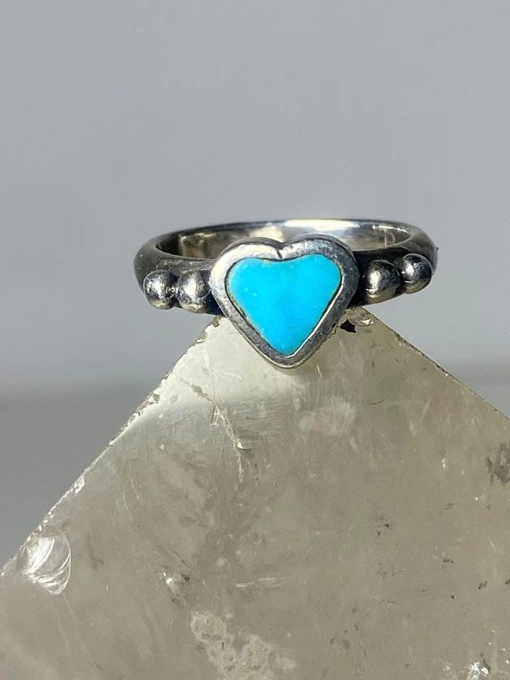 HEART RING TURQUOISE SOUTHWEST LOVE VALENTINE BABY PINKY BAND STERLING SILVER WO: HEART RING TURQUOISE SOUTHWEST LOVE VALENTINE BABY PINKY BAND STERLING SILVER WO Heart ring turquoise southwest love Valentine baby pinky band sterling silver women girl Size 2.50 Weight 2.4g Length 1
