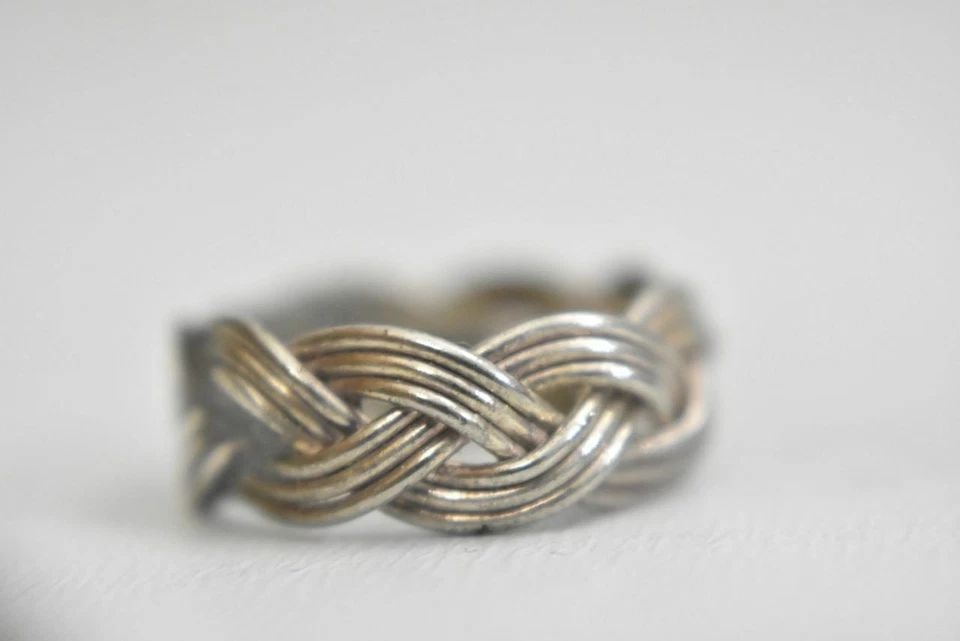 ROPE RING BRAIDED BAND PINKY STERLING SILVER WOMEN GIRLS SIZE 5.25: ROPE RING BRAIDED BAND PINKY STERLING SILVER WOMEN GIRLS SIZE 5.25 Rope ring braided pinky band sterling silver women girls Size 5.25 Weight 3.7g Band width 1/4"