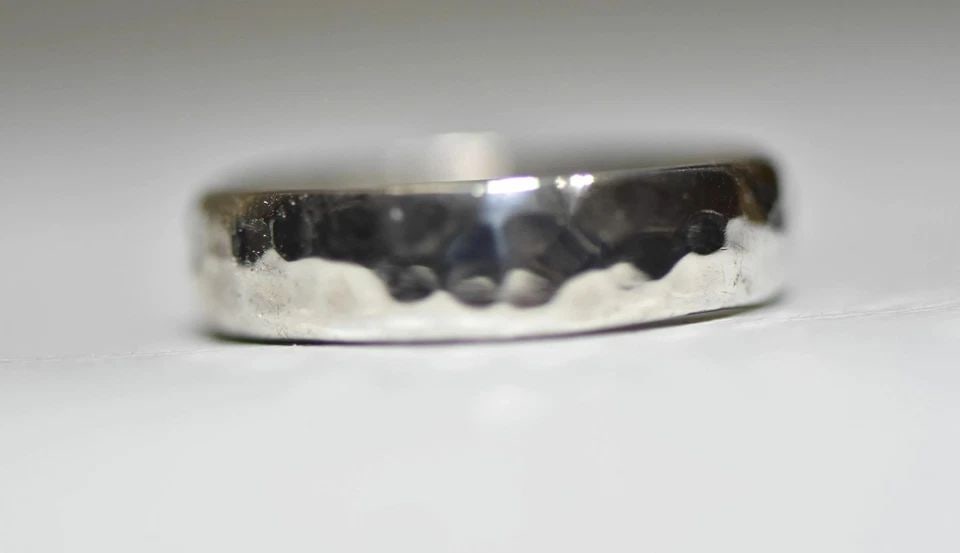 HAMMERED RING WEDDING BAND STERLING SILVER WOMEN MEN: HAMMERED RING WEDDING BAND STERLING SILVER WOMEN MEN hammered ring wedding band sterling silver women men size 12.50 Between a size 12.50 and size 12.75 weight 5.3g band Width 1/4" Delivered in a Gift