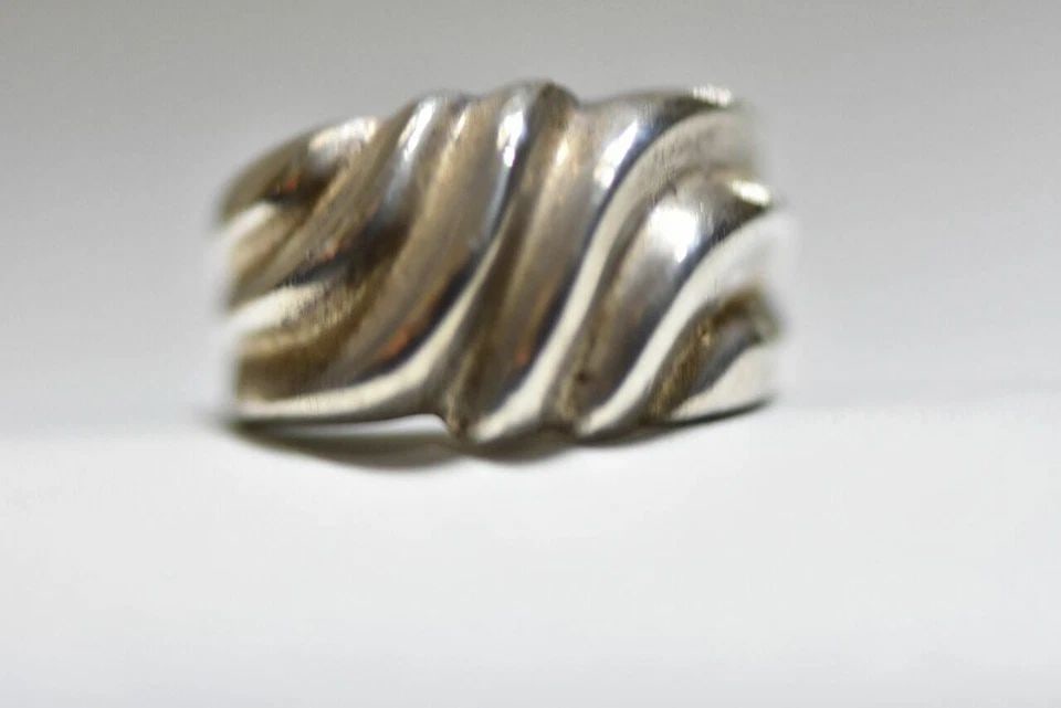 CHUNKY RING CIGAR BAND THUMB BIKER RING STERLING SILVER WOMEN BOYS SIZE 7.75: CHUNKY RING CIGAR BAND THUMB BIKER RING STERLING SILVER WOMEN BOYS SIZE 7.75 Chunky Ring Cigar Band Thumb Biker Ring Sterling Silver Women Boys Size 7.75 Weight 7.2g Widest part of band 1/2" Thinnest 