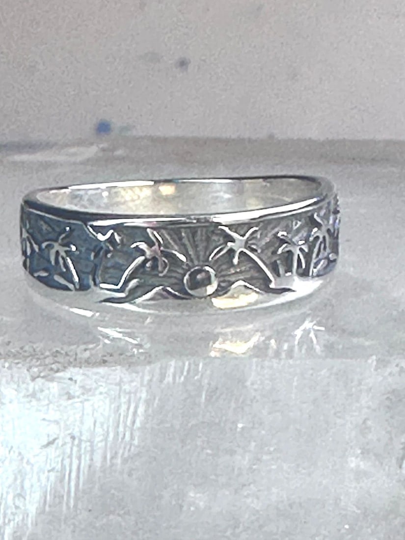 PALM TREES RING SUN FLORAL PARADISE TROPICS BAND SIZE 6.75 STERLING SILVER WOMEN: PALM TREES RING SUN FLORAL PARADISE TROPICS BAND SIZE 6.75 STERLING SILVER WOMEN Palm Trees ring sun floral Paradise tropics band size 6.75 sterling silver women girls Size 6.75 Weight 2.4g Width 7/32