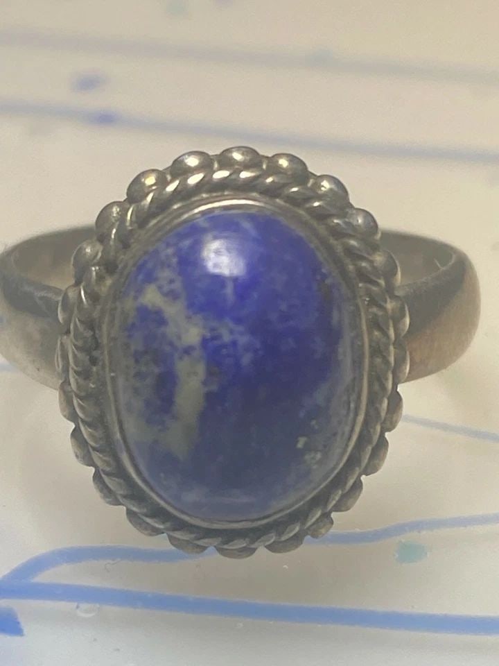 VINTAGE BLUE LAPIS LAZULI OR SODALITE STERLING SILVER SOLITAIRE RING SIZE 8: VINTAGE BLUE LAPIS LAZULI OR SODALITE STERLING SILVER SOLITAIRE RING SIZE 8 Vintage Blue Lapis Lazuli or Sodalite Sterling Silver Solitaire Ring Size 8 Between a Size 8 & Size 8.25 Weight 6g Widest Pa