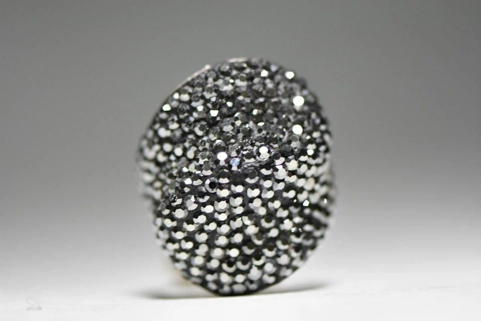 BLACK CRYSTAL RING COCKTAIL BUBBLE DOME RING WOMEN SIZE 7.25: BLACK CRYSTAL RING COCKTAIL BUBBLE DOME RING WOMEN SIZE 7.25 Black crystal ring cocktail bubble dome ring women Size 7.25 Weight 14.9g Widest part of band 1 1/8" Thinnest part of band 3/16"
