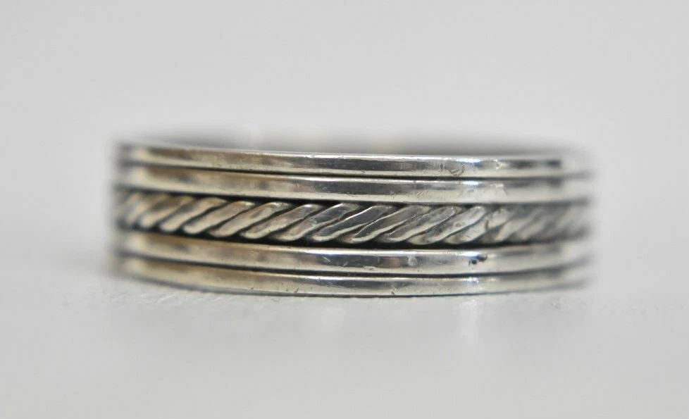 CHAIN RING SIZE 12.75 ROPE BAND STERLING SILVER THUMB WEDDING BOHO MEN: CHAIN RING SIZE 12.75 ROPE BAND STERLING SILVER THUMB WEDDING BOHO MEN Chain ring rope band sterling silver thumb wedding ring boho men Size 12.75 Between a size 12.75 and size 13 Weight 5.6g Band wid
