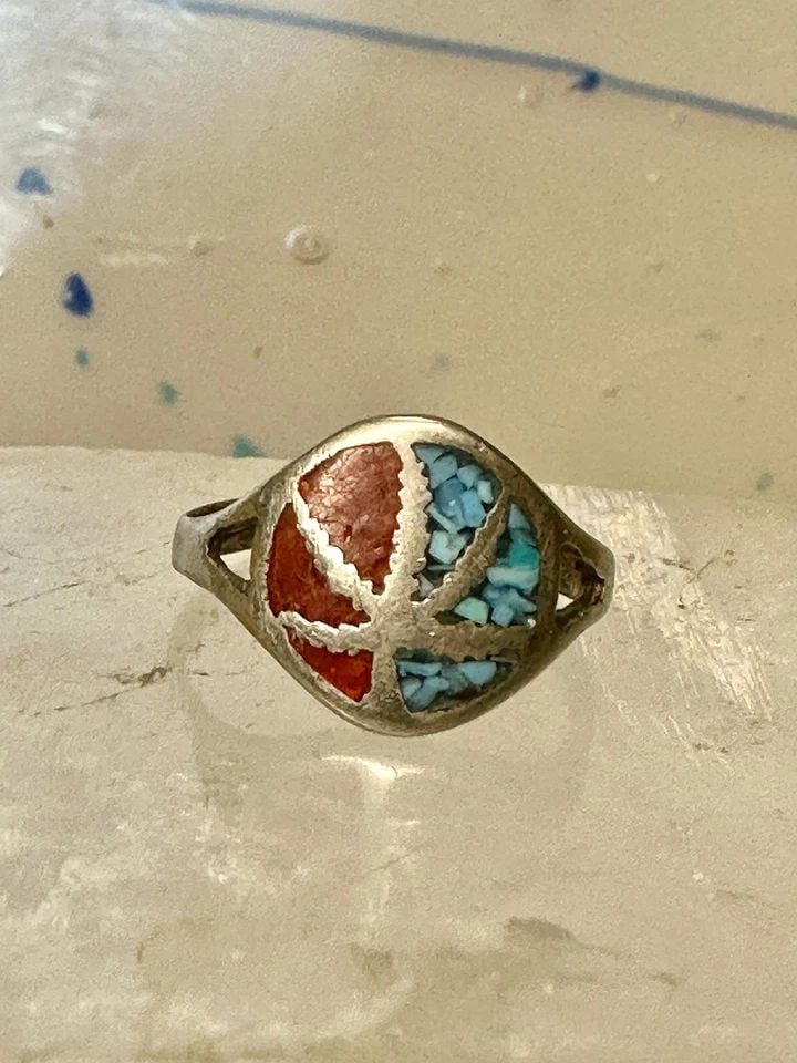 MARIJUANA LEAF RING SIZE 5.75 TURQUOISE CHIPS CORAL STERLING SILVER WOMEN: MARIJUANA LEAF RING SIZE 5.75 TURQUOISE CHIPS CORAL STERLING SILVER WOMEN Marijuana leaf ring size 5.75 turquoise chips coral sterling silver women I leave the rings unpolished until I sell .. If the 
