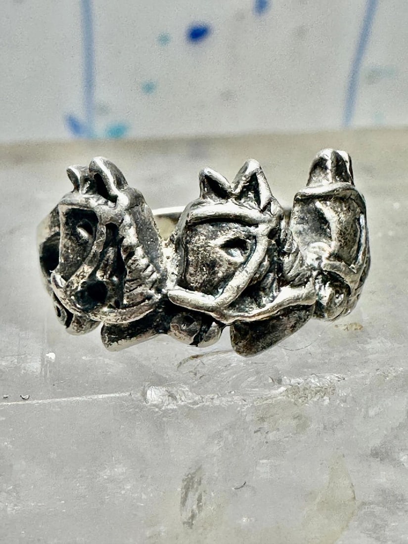 HORSE RING HORSES PINKY COWGIRL BAND SIZE 4.75 STERLING SILVER WOMEN: HORSE RING HORSES PINKY COWGIRL BAND SIZE 4.75 STERLING SILVER WOMEN Horse ring horses pinky cowgirl band size 4.75 sterling silver women Size 4.75 Weight. 4.1g Width 3/8" Thinnest part of band in bac