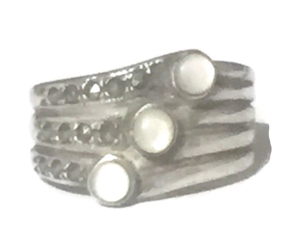 VINTAGE MARCASITE MOTHER OF PEARL MOP RING OR THUMB BAND SIZE 6.5: VINTAGE MARCASITE MOTHER OF PEARL MOP RING OR THUMB BAND SIZE 6.5 Vintage Marcasite MOP Mother of Pearl Band or Ring Size 6.25 Between a Size 6.25 and a Size 6.50 Weight 5g