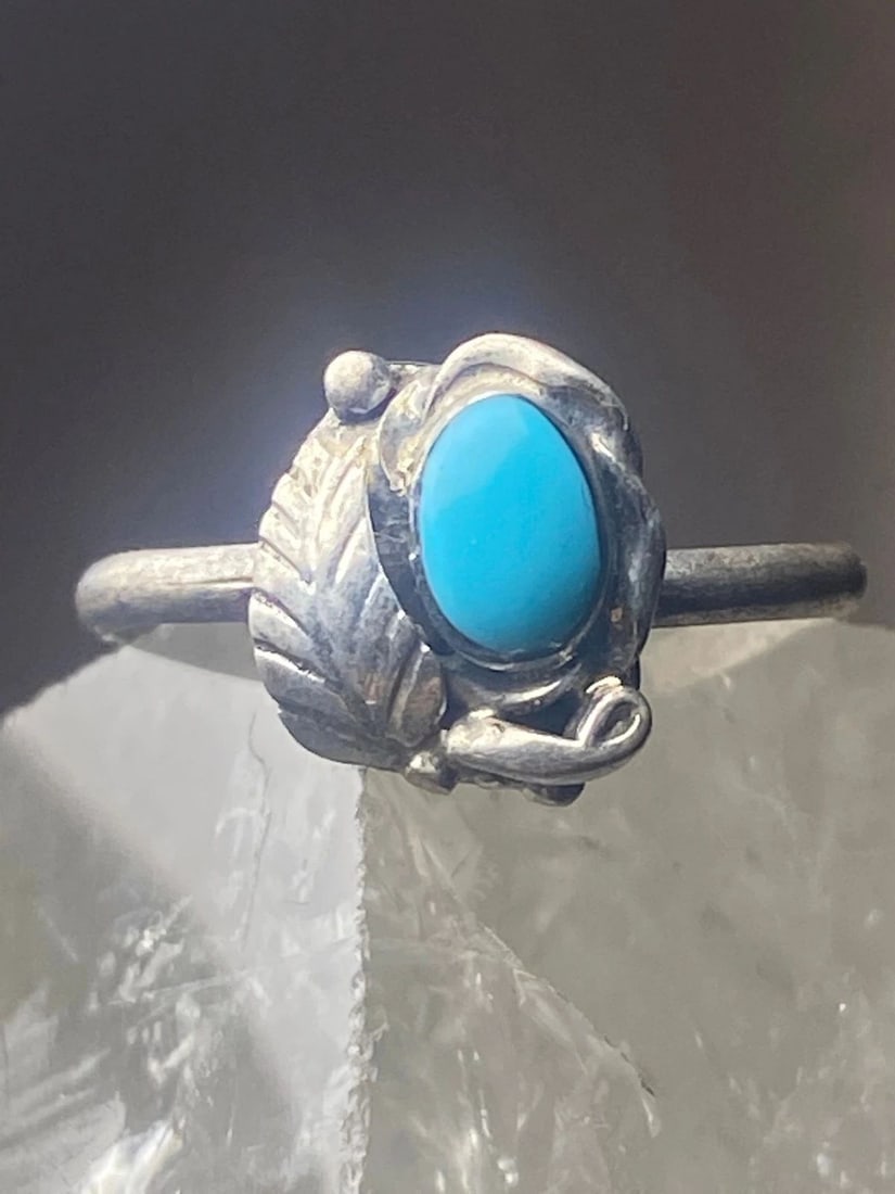 TURQUOISE RING SOUTHWEST PINKY STERLING SILVER WOMEN GIRL GG: TURQUOISE RING SOUTHWEST PINKY STERLING SILVER WOMEN GIRL GG Turquoise Ring southwest pinky sterling silver women girl gg Size 3.50 Weight 1.1g Length. 7/16" Width 3/8" Thinnest part 3/32"