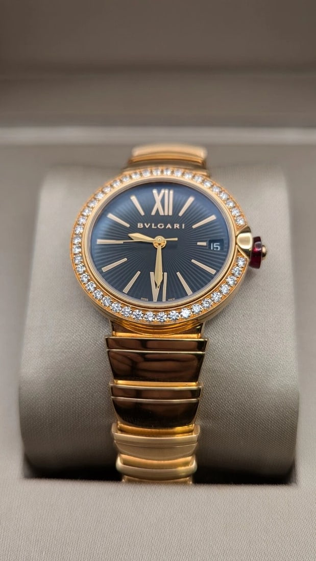 BVLGARI LVCEA 18K ROSE GOLD DIAMOND BEZEL AUTOMATIC WATCH - 33MM BOX: BVLGARI LVCEA 18K ROSE GOLD DIAMOND BEZEL AUTOMATIC WATCH - 33MM BOX Bvlgari Lvcea 18K Rose Gold Diamond Bezel Automatic Watch Reference - LUP 33 G Case Size - 33mm Fits up to 6.5" Wrist Est. Retail -