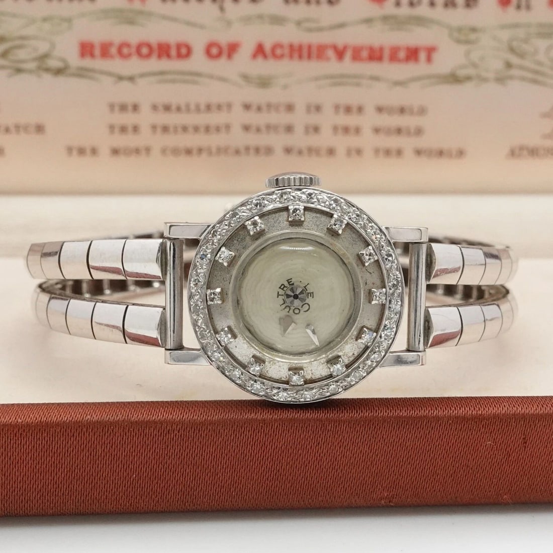 JAEGER-LECOULTRE 14K WHITE GOLD DIAMOND BEZEL MANUAL WATCH 19MM BOX: JAEGER-LECOULTRE 14K WHITE GOLD DIAMOND BEZEL MANUAL WATCH 19MM BOX Vintage Jaeger-LeCoultre 14K White Gold Diamond Bezel Miniature Manual Watch Case Size - 19mm Glass Size - 11mm Depth - 7.5mm Thick 