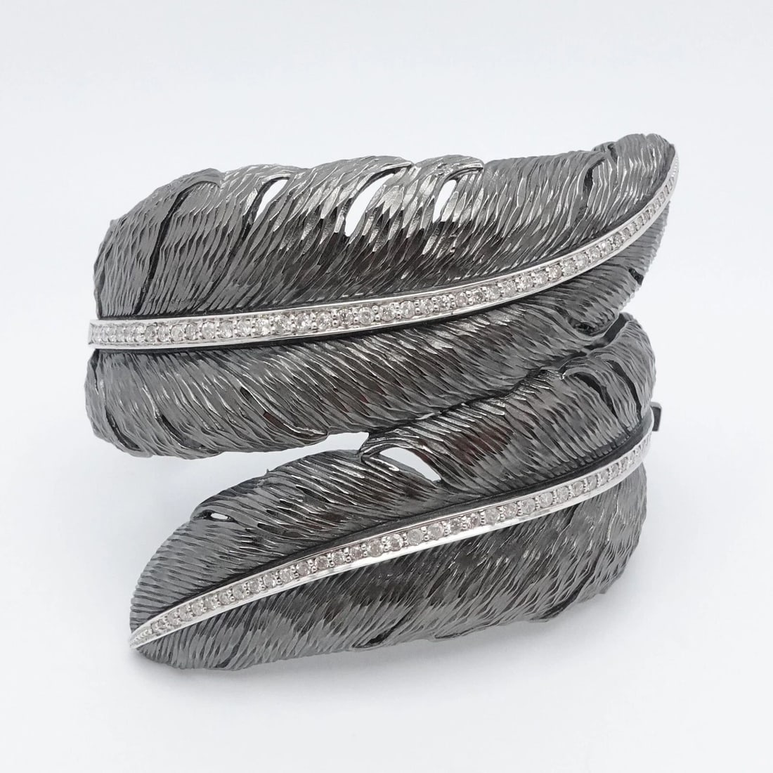 MICHAEL ARAM STERLING SILVER DIAMOND FEATHER BLACK CUFF BRACELET - 6" WRIST (1 of 2)