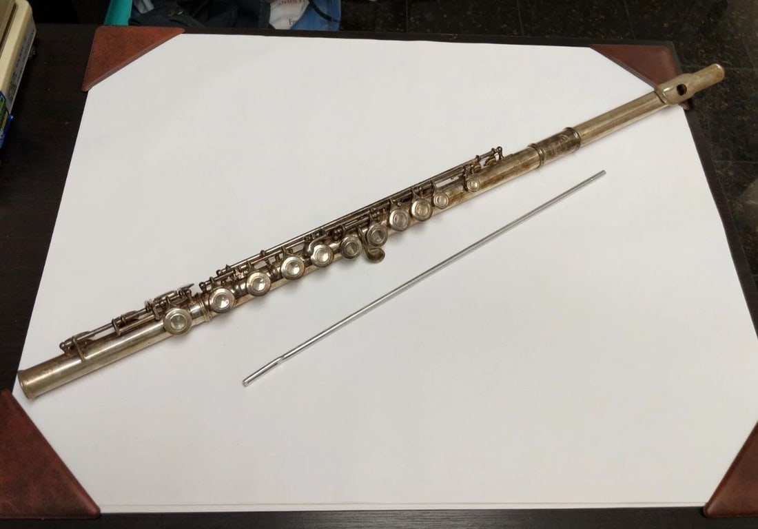 SELMER SIGNET COIN .900 FINE SILVER FLUTE - SERIAL 25168 - 26.5" LONG - 14.72 OZ (1 of 2)