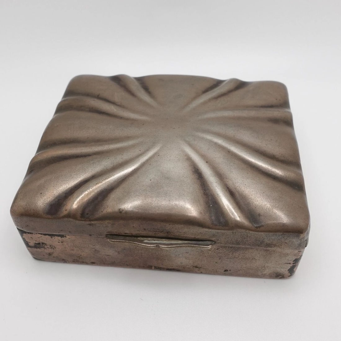 JAKOB GRIMMINGER SILVER 835 WOOD LINED CIGARETTE CIGAR TRINKET BOX: JAKOB GRIMMINGER SILVER 835 WOOD LINED CIGARETTE CIGAR TRINKET BOX Jakob Grimminger Silver 835 Wood Lined Cigarette Cigar Trinket Box Height - 1" Length - 4" Width - 3" Inner Dimension (LxW) - 3.5" x 