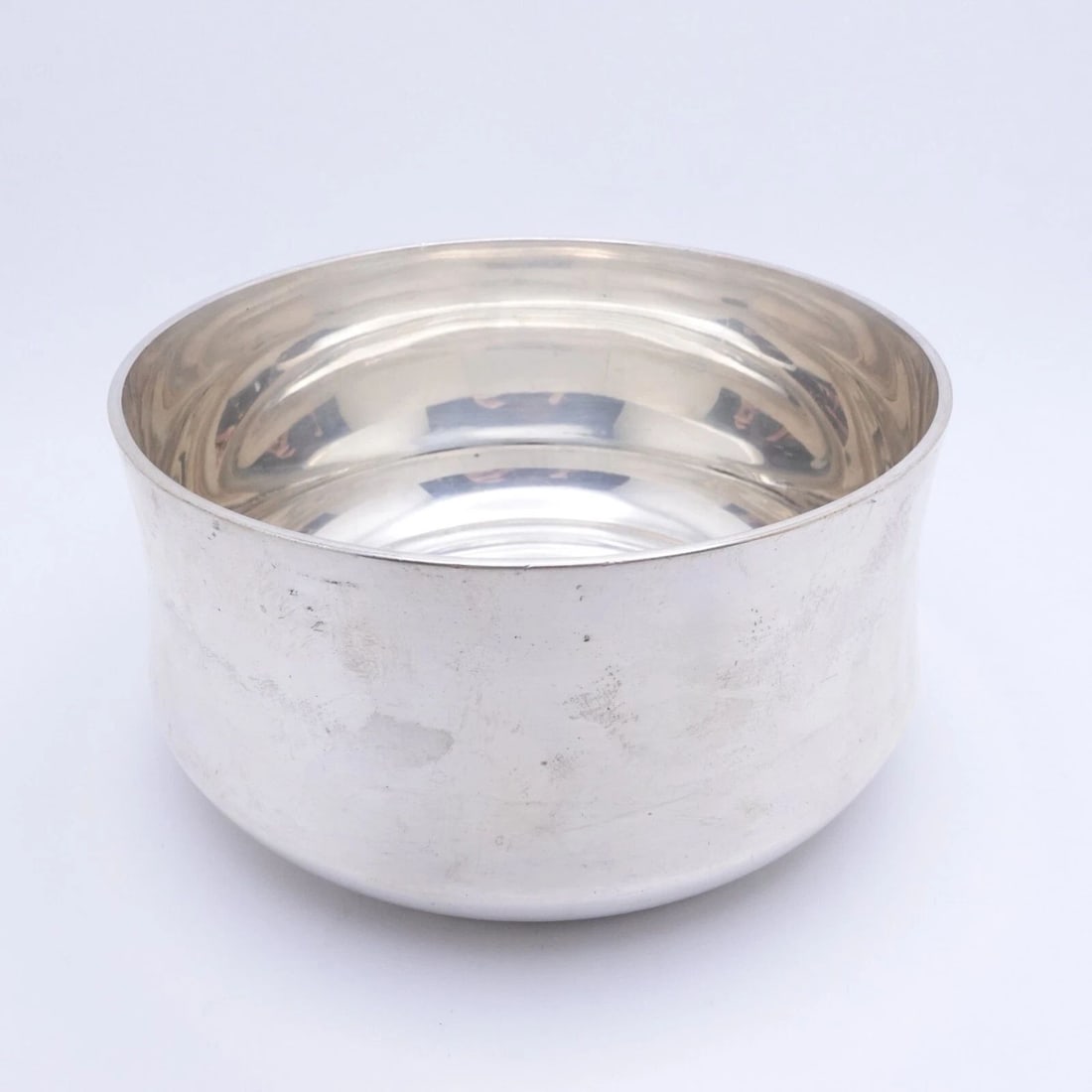 TIFFANY & CO. STERLING SILVER SERVING BOWL - MAKERS 20731 - 3.75" WIDE: Tiffany & Co. Sterling Silver Serving Bowl Width - 3.75" Wide Depth - 2" Total Weight - 6.90 Troy Oz.