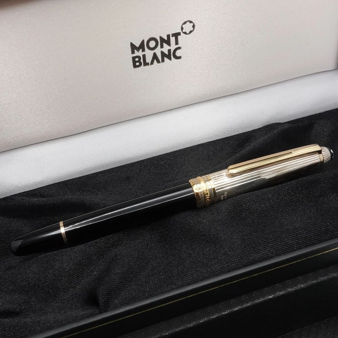 MONTBLANC 1631 SOLITAIRE DOUE STERLING SILVER CAP ROLLERBALL PEN - BOX & CASE: MONTBLANC 1631 SOLITAIRE DOUE STERLING SILVER CAP ROLLERBALL PEN - BOX & CASE Montblanc Model # 1631 Solitaire Doue Sterling Silver Cap & Gold Trim Black Lacquer Resin Rollerball Pen Made in Germany L