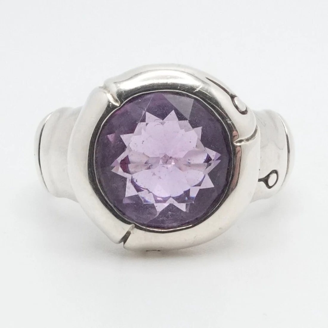 JOHN HARDY BAMBOO STERLING SILVER AMETHYST RING SIZE 7.25: JOHN HARDY BAMBOO STERLING SILVER AMETHYST RING SIZE 7.25 John Hardy Bamboo Collection Sterling Silver Amethyst Ring Size - 7.25 Band Width - 3.5mm Gemstone Size - 14mm Total Weight - 7.5 Grams Hallma