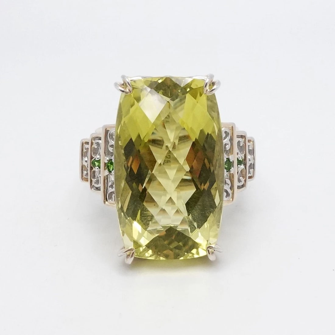 GEMS EN VOUGE STERLING SILVER OURO VERDE QUARTZ COCKTAIL RING - SIZE 12.25: GEMS EN VOUGE STERLING SILVER OURO VERDE QUARTZ COCKTAIL RING - SIZE 12.25 Michael Valitutti Gems En Vouge 18K Yellow Gold Plated Sterling Silver Yellow Green Ouro Verde Quartz Cocktail Ring Size - 12