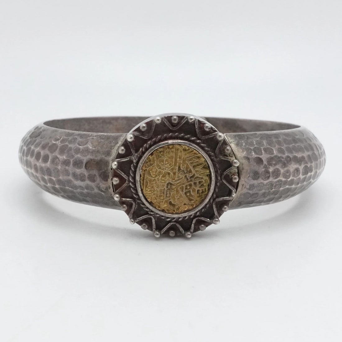 STERLING SILVER SUN HAMMERED HINGED CUFF BRACELET 7" WRIST: STERLING SILVER SUN HAMMERED HINGED CUFF BRACELET 7" WRIST Sterling Silver Sun Hammered Hinged Cuff Bracelet Fits up to 7" Wrist Cuff Width - 14mm Cuff Depth - 6mm Thick Diameter - 59mm Total Weight -