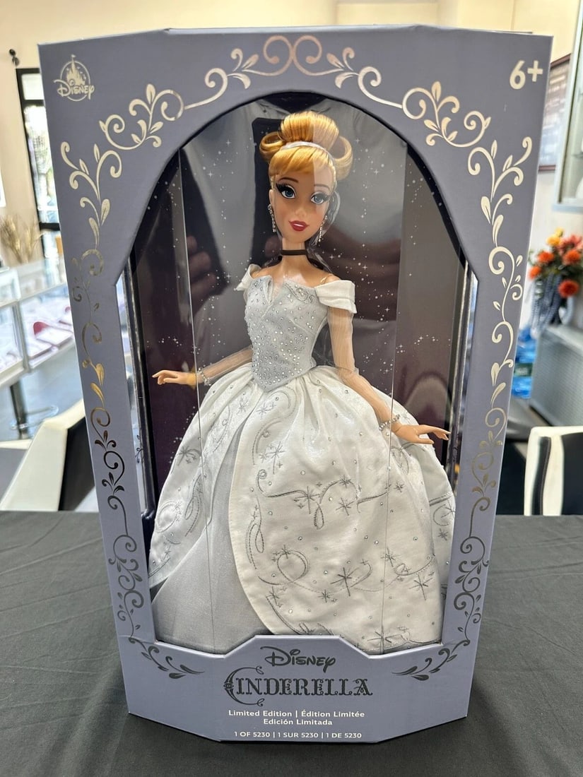 CINDERELLA 75TH ANNIVERSARY LIMITED EDITION DOLL – 17'' - ON HAND! FAST SHIP: Cinderella 75th Anniversary Limited Edition Doll 17'' ON HAND BRAND NEW READY TO SHIP