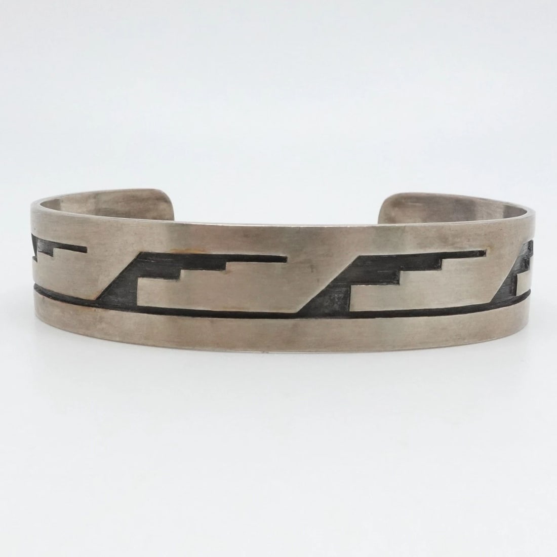 STERLING SILVER NAVAJO CUFF BRACELET 6.75" WRIST (1 of 2)