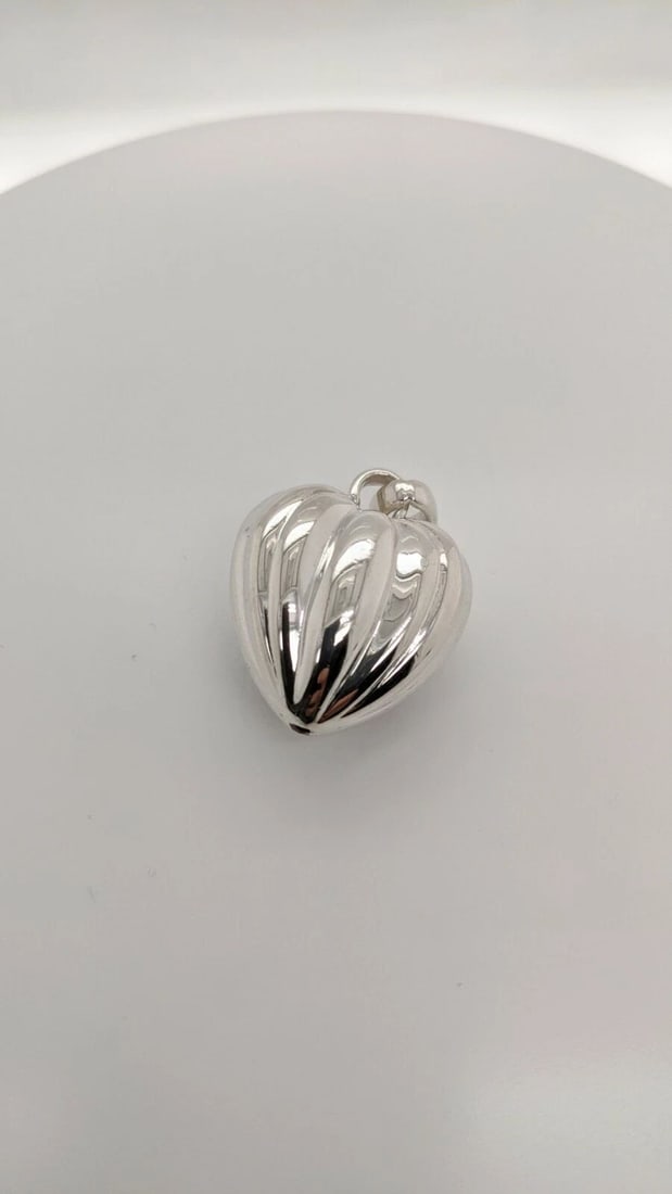 BURBERRY STERLING SILVER RIBBED PUFFY HEART PENDANT - PENDANT ONLY (1 of 2)