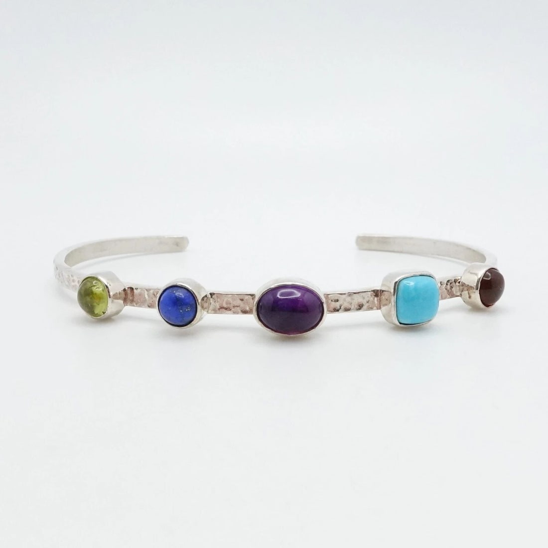JAY KING DTR STERLING SILVER MULTI GEMSTONE HAMMERED CUFF BRACELET - 6.75" WRIST: JAY KING DTR STERLING SILVER MULTI GEMSTONE HAMMERED CUFF BRACELET - 6.75" WRIST Jay King Desert Rose Trading Company Signed DTR Sterling Silver Multi-Gemstone Stackable Hammered Style Cuff Bracelet F