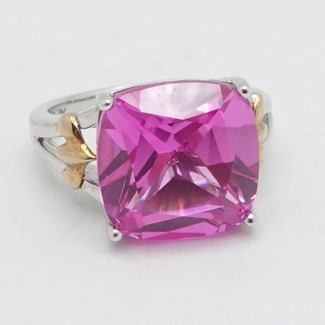 STERLING SILVER TWO TONE PINK STONE CUSHION COCKTAIL RING SIZE 7: STERLING SILVER TWO TONE PINK STONE CUSHION COCKTAIL RING SIZE 7 Sterling Silver Two Tone Pink Stone Cushion Cocktail Ring Size - 7 Band Width - 2mm Gemstone Width - 12mm Total Weight - 6 Grams Hallma