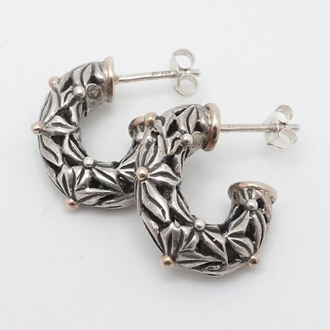 SU STERLING SILVER 14K YELLOW GOLD FLOWER HALF HUGGIE HOOP EARRINGS 3/4": SU STERLING SILVER 14K YELLOW GOLD FLOWER HALF HUGGIE HOOP EARRINGS 3/4" Sunstone Imports Designer SU Sterling Silver 14K Yellow Gold Accent Flower Half Huggie Hoop Earrings Length - 3/4" Width - 5.5m