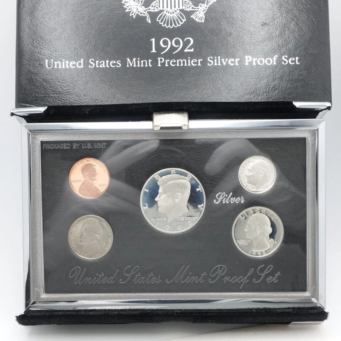 1992 S U.S MINT PREMIER SILVER PROOF SET - COA & BOX #Q1: 1992 S U.S MINT PREMIER SILVER PROOF SET - COA & BOX #Q1 1992 S U.S Mint Premier Silver Proof Set #Q1 Mintage Limit - 308,055 The following each 5 coin includes: [1] Kennedy Half 90% Silver Dollar (12