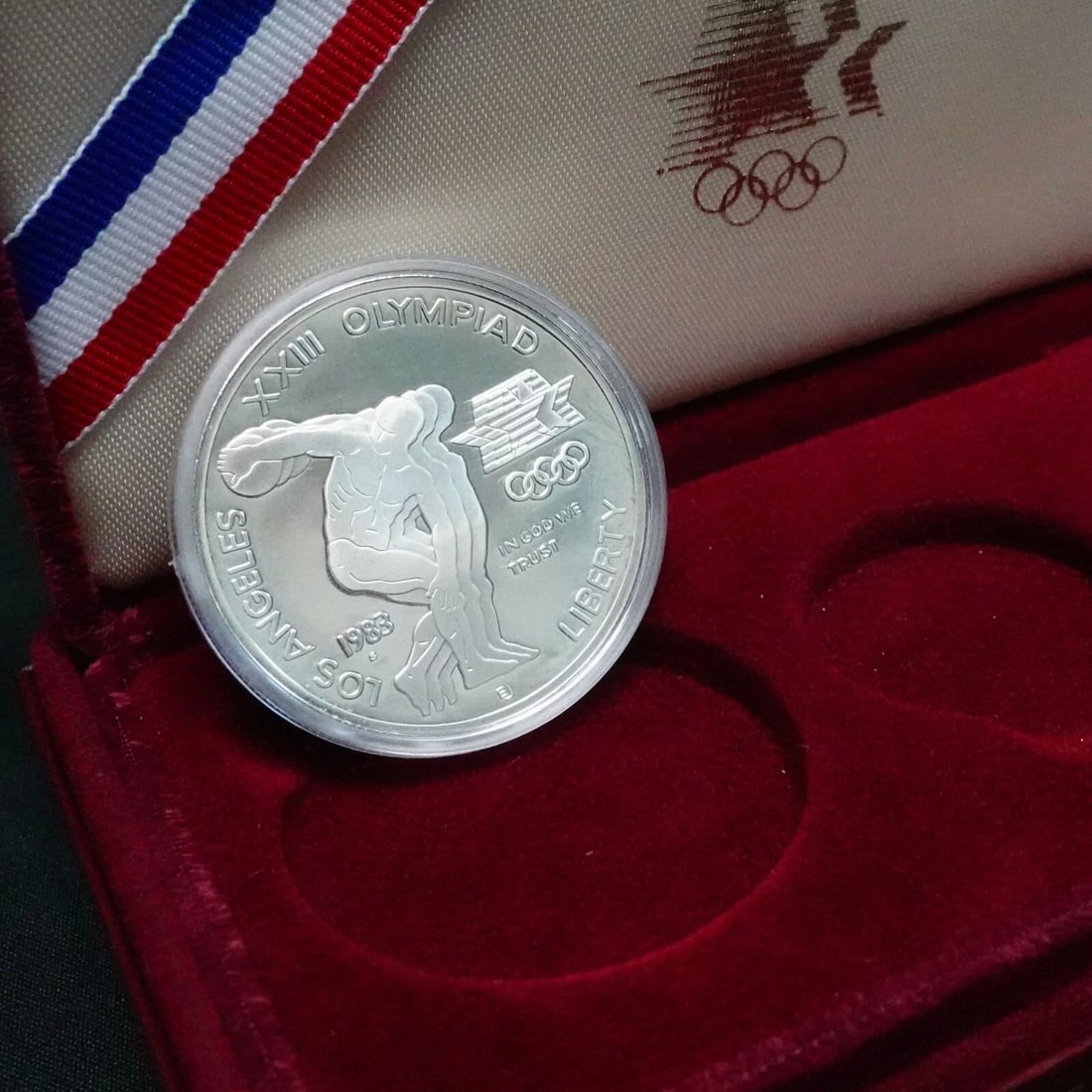 1983 S U.S MINT OLYMPIC SILVER PROOF $1 DOLLAR OGP & COA (1 of 2)