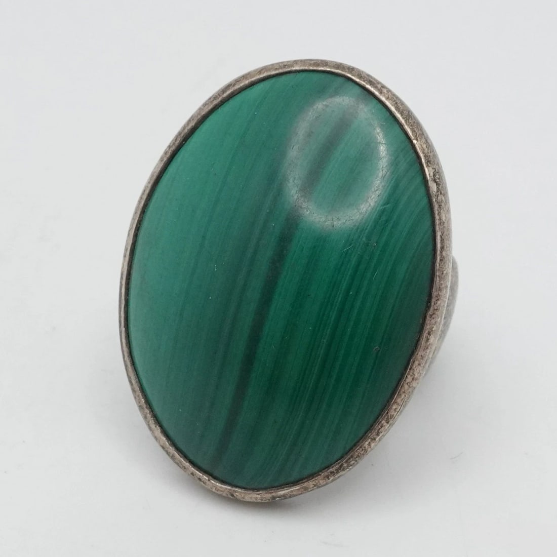 STERLING SILVER GREEN MALACHITE CABOCHON RING SIZE 8: STERLING SILVER GREEN MALACHITE CABOCHON RING SIZE 8 Sterling Silver Green Malachite Cabochon Ring Size - 8 Band Width - 6mm Height - 30 x 24mm Total Weight - 17.1 Grams