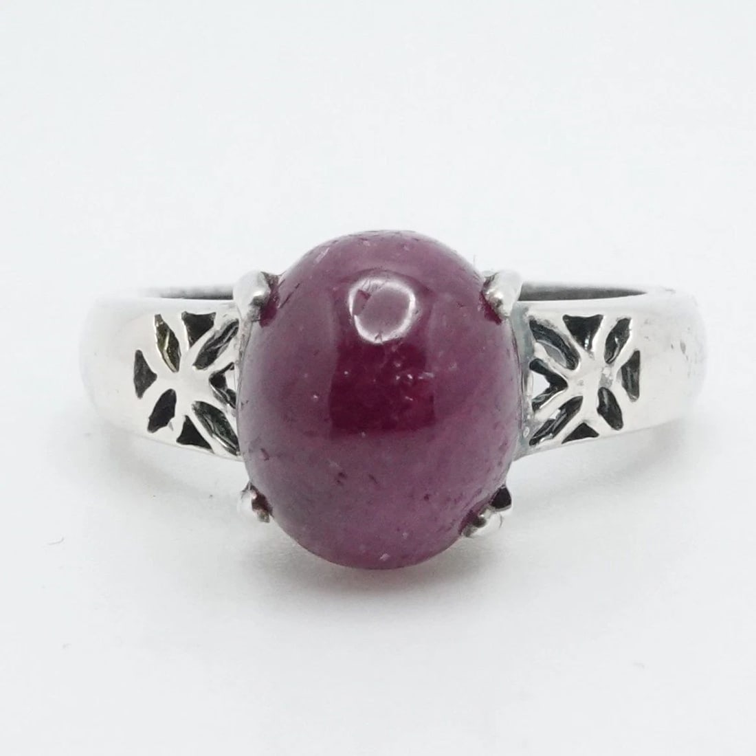 STERLING SILVER CABOCHON RUBY GEMSTONE RING SIZE 7 (1 of 2)