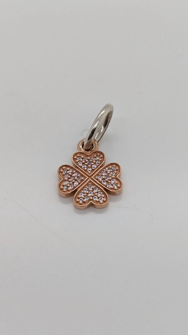 AUTHENTIC PANDORA 14K ROSE GOLD LUCKY CLOVER DANGLE RETIRED CHARM ALE 585: AUTHENTIC PANDORA 14K ROSE GOLD LUCKY CLOVER DANGLE RETIRED CHARM ALE 585 Authentic Pandora 14K Rose Gold Charm ALE 585