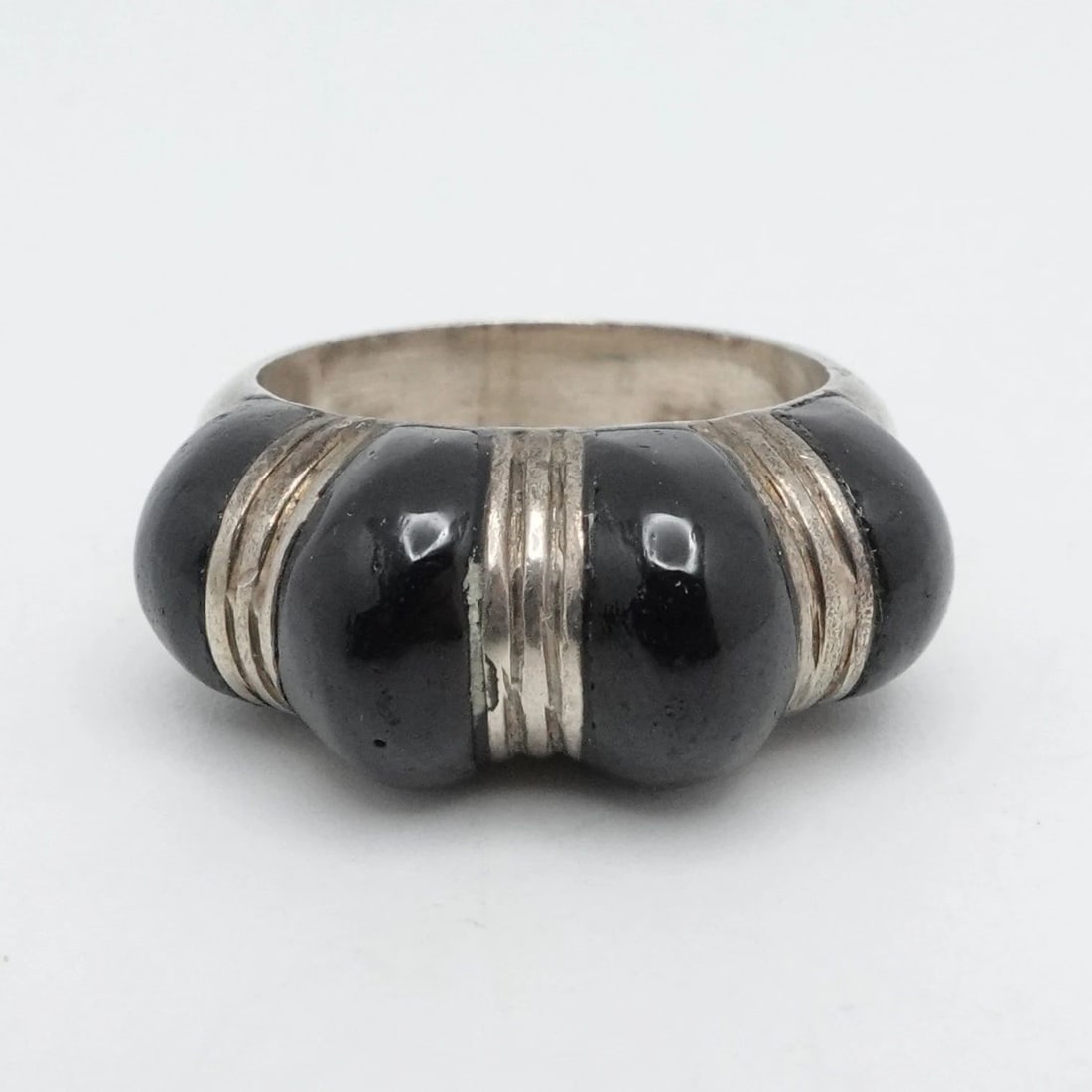 STERLING SILVER BLACK ENAMEL PUFFED DOME RING SIZE 5.75 (1 of 2)