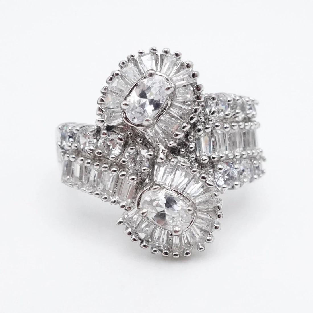 STERLING SILVER OVAL & BAGUETTE CLEAR CUBIC ZIRCONIA CLUSTER RING - SIZE 7.25 (1 of 2)