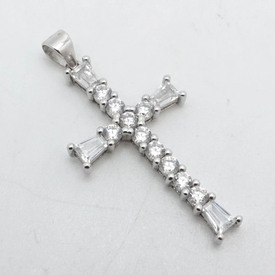 STERLING SILVER CROSS PAVE CLEAR CUBIC ZIRCONIA PENDANT 1.5" (1 of 2)