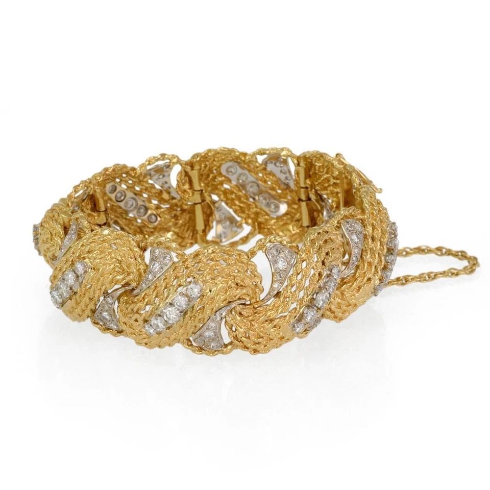 ESTATE 6.5CT DIAMOND 18K TWO TONE GOLD CURVED DOME LINK BRACELET: ESTATE 6.5CT DIAMOND 18K TWO TONE GOLD CURVED DOME LINK BRACELET Estate 6.5ct Diamond 18k Two Tone Gold Curved Dome Link Bracelet Description This is a gorgeous Estate bracelet, crafted from 18k yello