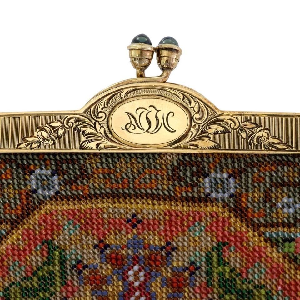 TIFFANY & CO.MULTICOLOR GEMS 14K YELLOW GOLD BEADED TAPESTRY BAG: TIFFANY & CO.MULTICOLOR GEMS 14K YELLOW GOLD BEADED TAPESTRY BAG Tiffany & Co.Multicolor Gems 14k Yellow Gold Beaded Tapestry Bag Description This gorgeous vintage clutch/handbag is authentic from Tif