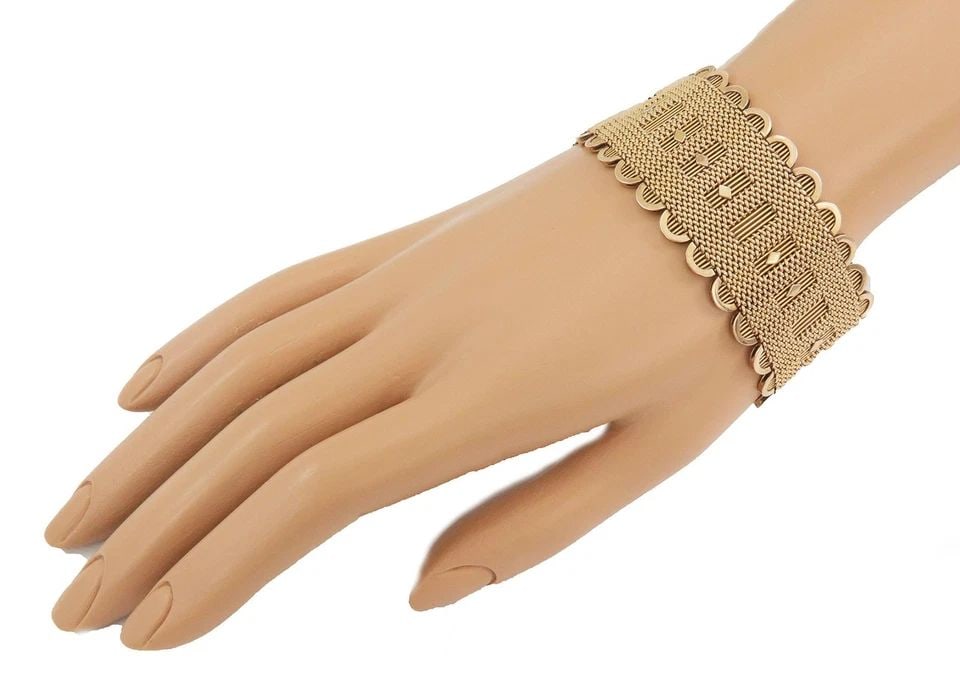 PORTUGAL VINTAGE 19K ROSE GOLD 30MM WIDE MESH LINK BRACELET: PORTUGAL VINTAGE 19K ROSE GOLD 30MM WIDE MESH LINK BRACELET Portugal Vintage 19k Rose Gold 30mm Wide Mesh Link Bracelet Description This is a beautiful vintage bracelet, crafted from 19k rose gold fea