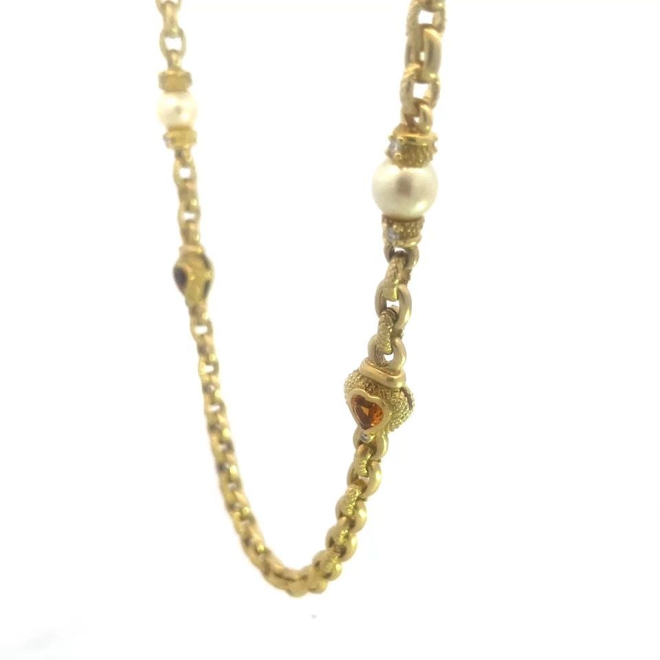 JUDITH RIPKA DIAMOND GOLD NECKLACE GEMSTONE 18K YELLOW HEART MOTIFS: JUDITH RIPKA DIAMOND GOLD NECKLACE GEMSTONE 18K YELLOW HEART MOTIFS This Judith Ripka Diamond Gold Necklace features a beautiful design with yellow gemstones on both sides of heart motifs and pearls s