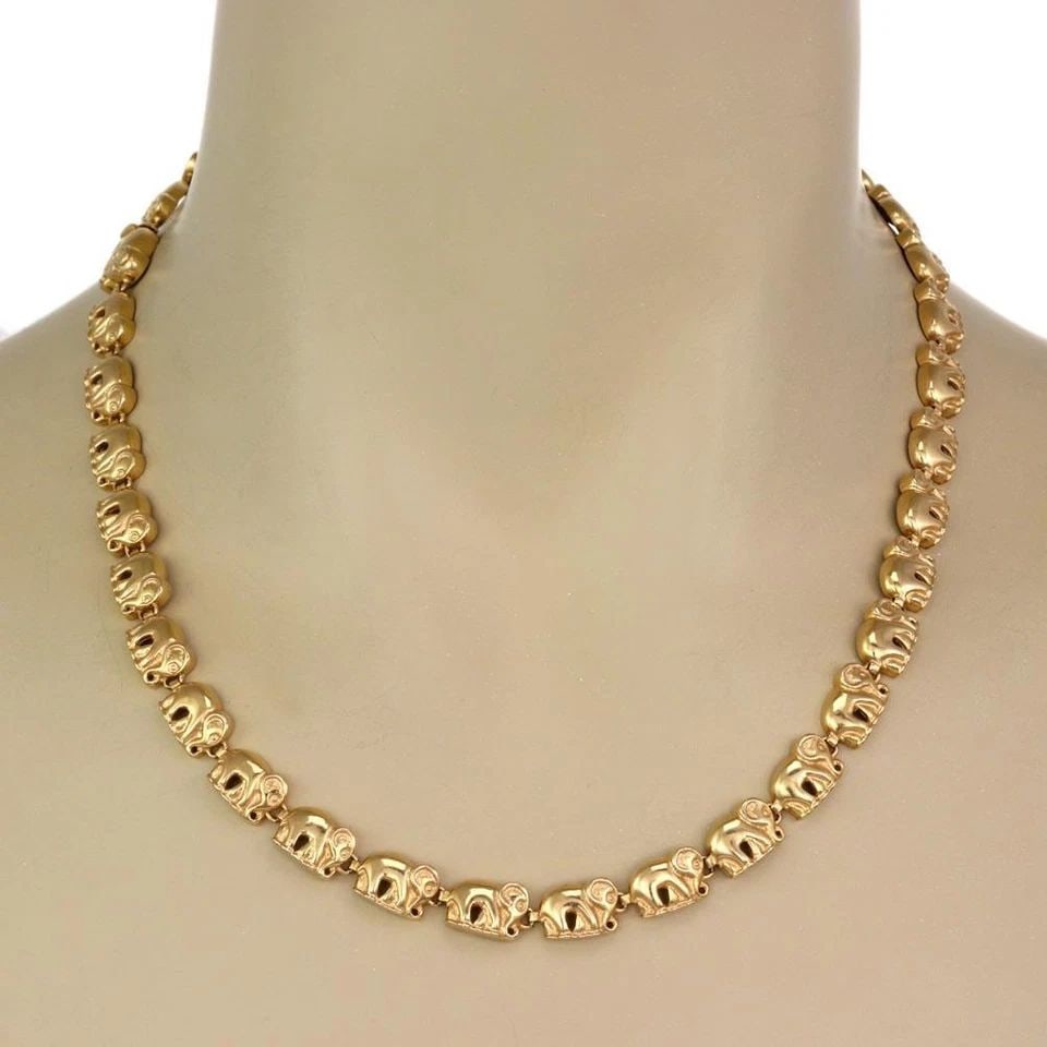 18K YELLOW GOLD ALL AROUND 3D ELEPHANT LINK NECKLACE !: 18K YELLOW GOLD ALL AROUND 3D ELEPHANT LINK NECKLACE 18k Yellow Gold All Around 3D Elephant Link Necklace Description This is a beautiful elephant necklace, it is crafted from 18k yellow gold with a p